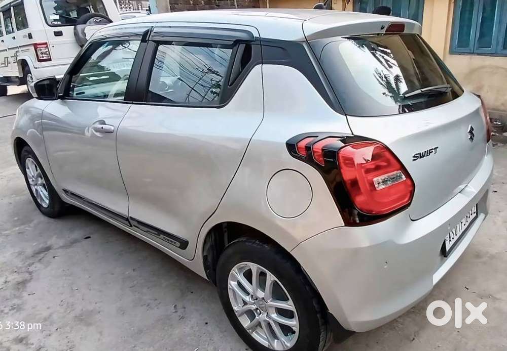 Maruti Suzuki Swift 1.3 Zxi, 2023