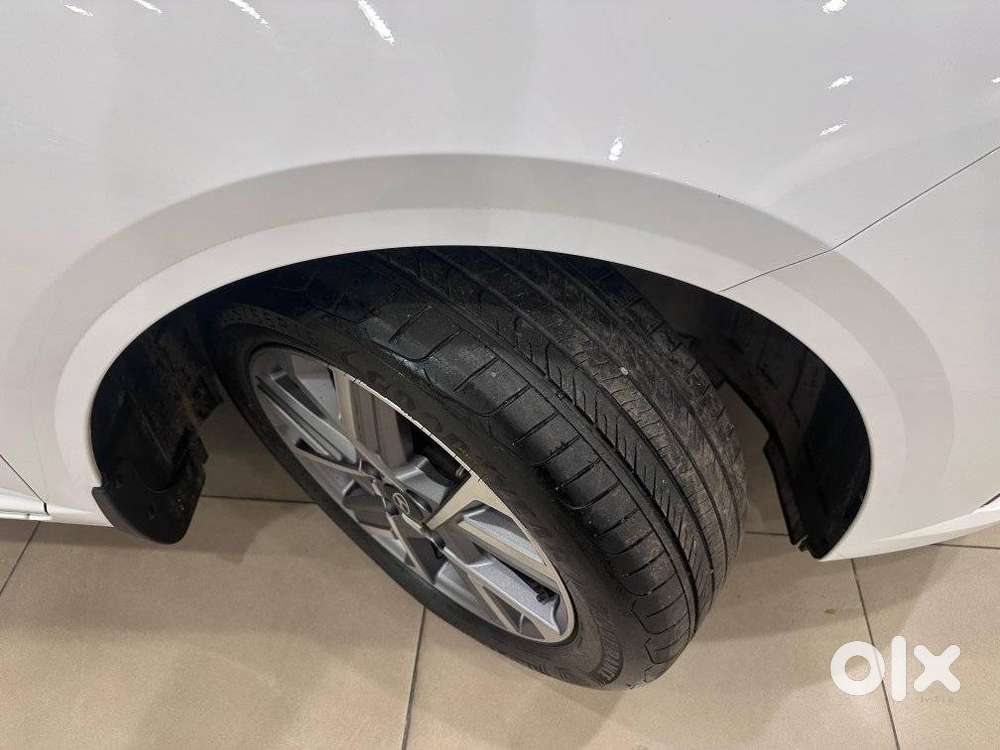 Hyundai Verna 1.5 Sx (o) Ivt, 2023, Petrol