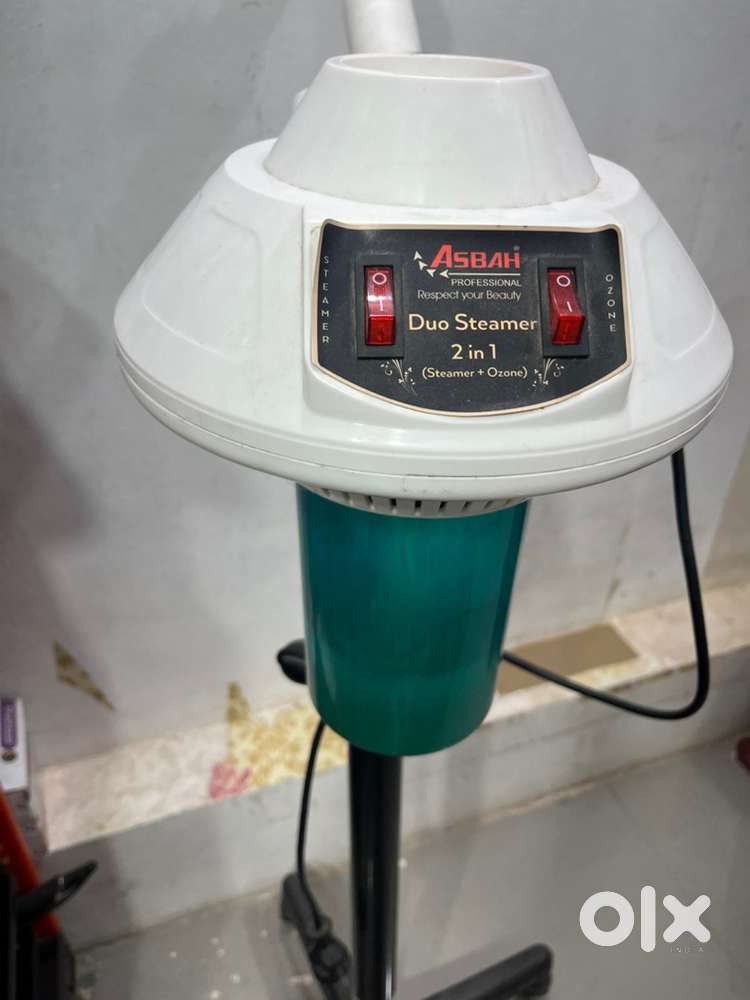 Steamer for salon