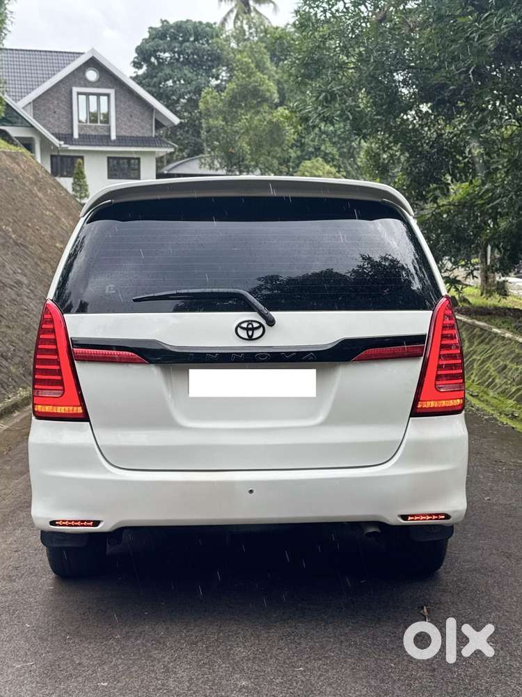 Toyota Innova 2.5 Gx 7 Str Bs-iii, 2015, Diesel
