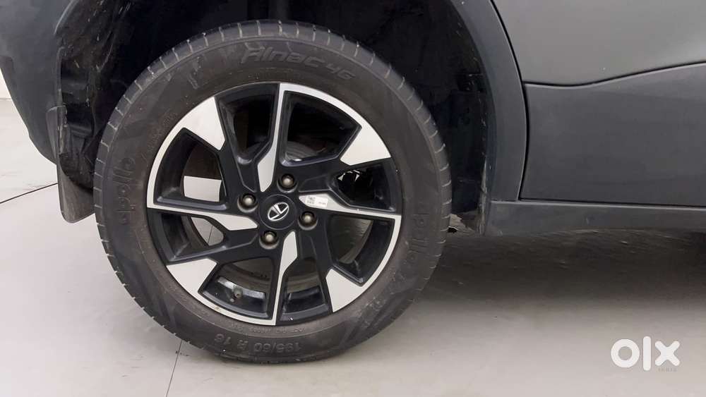 Tata Punch 1.2 Revotron Accomplished Dazzle Pack Amt, 2023, Petrol