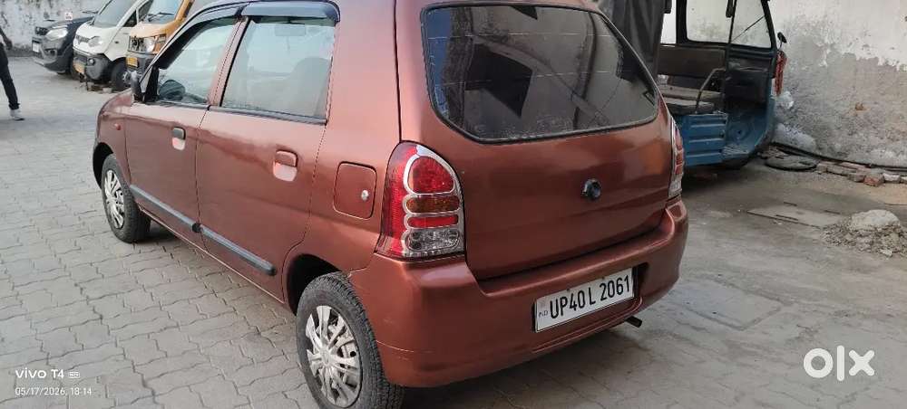 गाड़ी में कोई काम नहीं है।