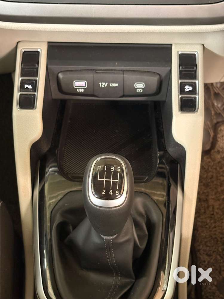 Kia Carens G 1.5 Prestige Plus Imt Petrol 2024