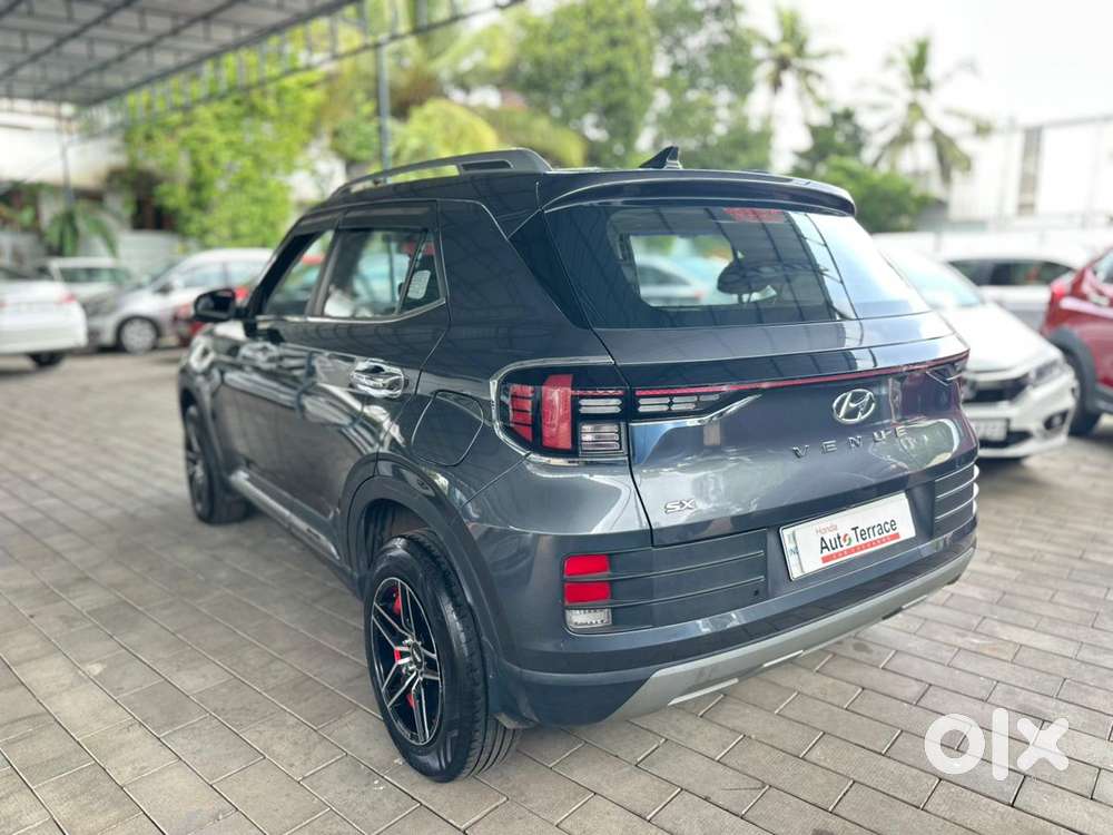Hyundai Venue Sx 1.2 Mt Knight Edition, 2022, Petrol