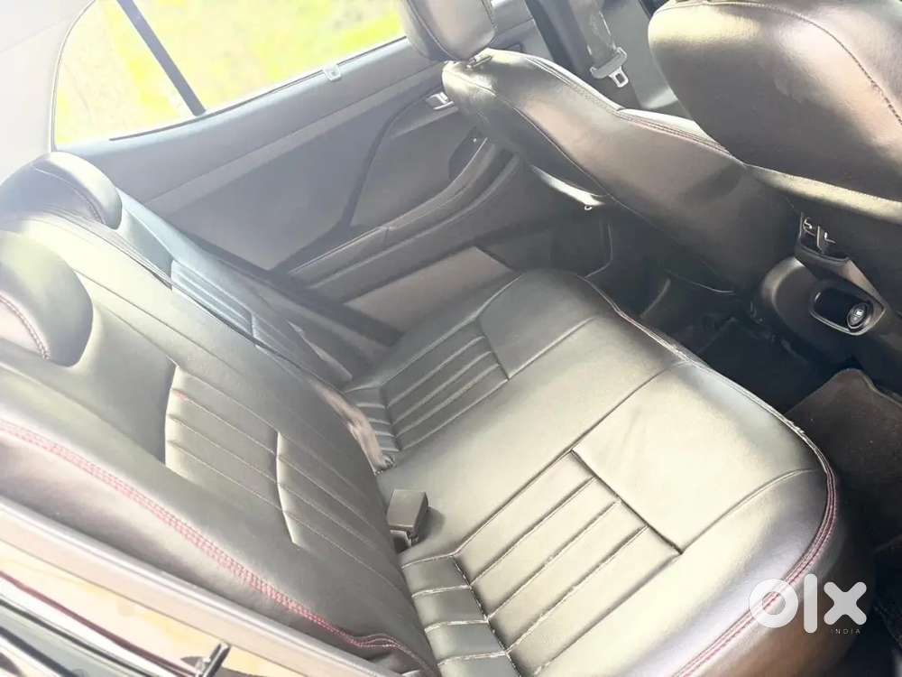 Hyundai Creta S Plus Knight Edition Petrol Manual Sunroof