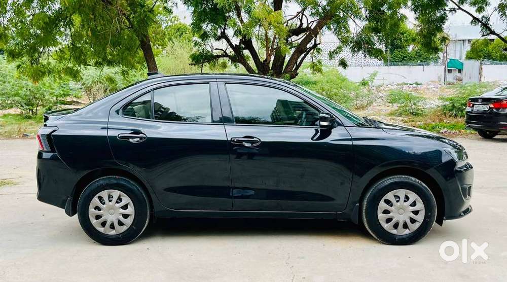 Maruti Suzuki Dzire 1.2 Vxi Amt, 2025, Petrol