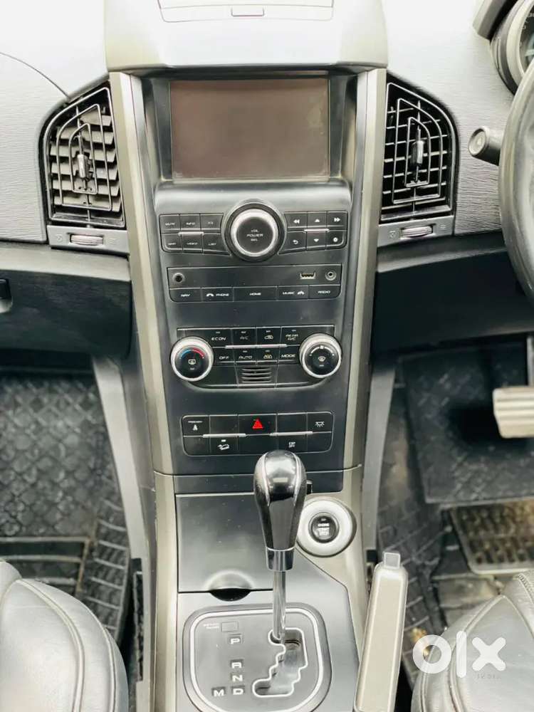 Mahindra Xuv500 W10 Fwd 2017 Diesel Auto Sunroof 1st Owner Top Model