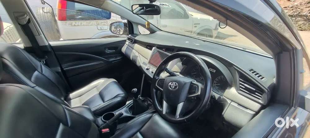 Toyota Innova Crysta G