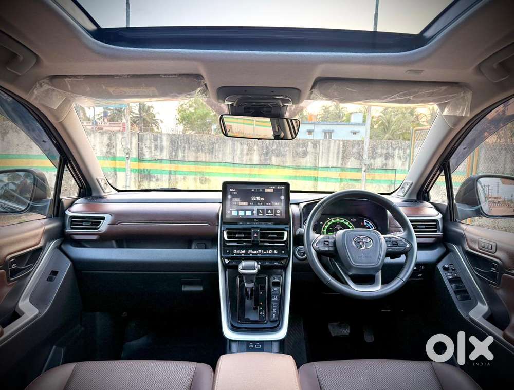 Toyota Innova Hycross 2.0 Zx (o) Hybrid 7 Str, 2023, Petrol