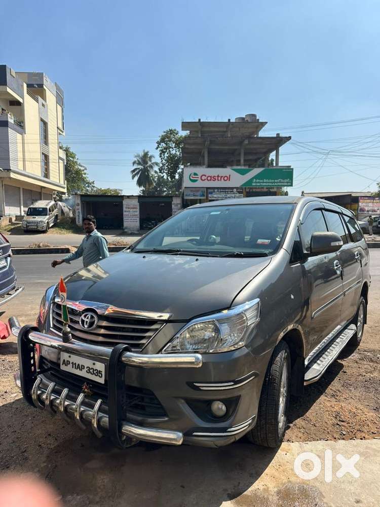 Toyota Innova 2012 Diesel Well Maintained