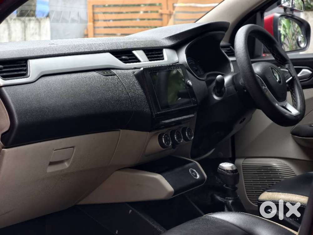 Renault Triber Rxz, 2019, Petrol