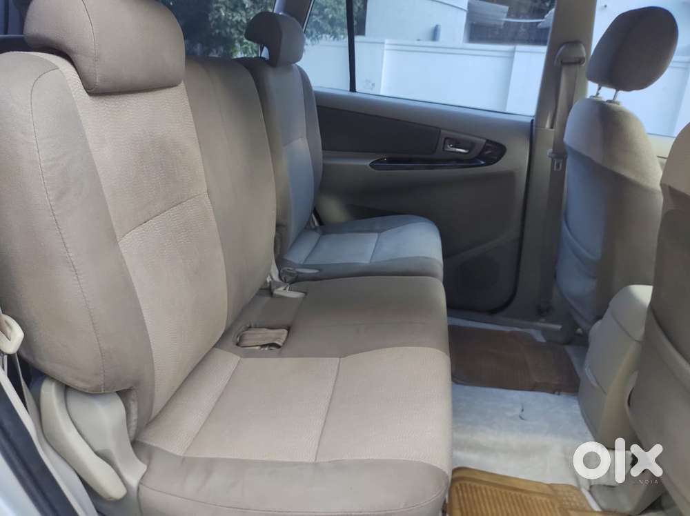 Toyota Innova 2.5 V 8 Str, 2013, Diesel