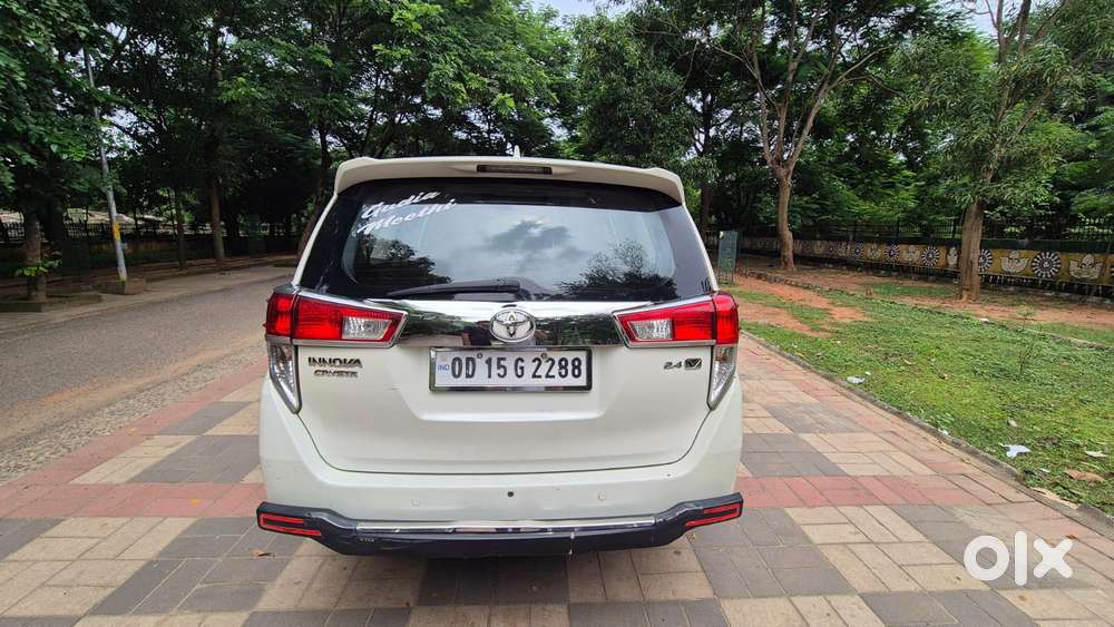 Toyota Innova Crysta 2.4 V 8 Str, 2016, Diesel