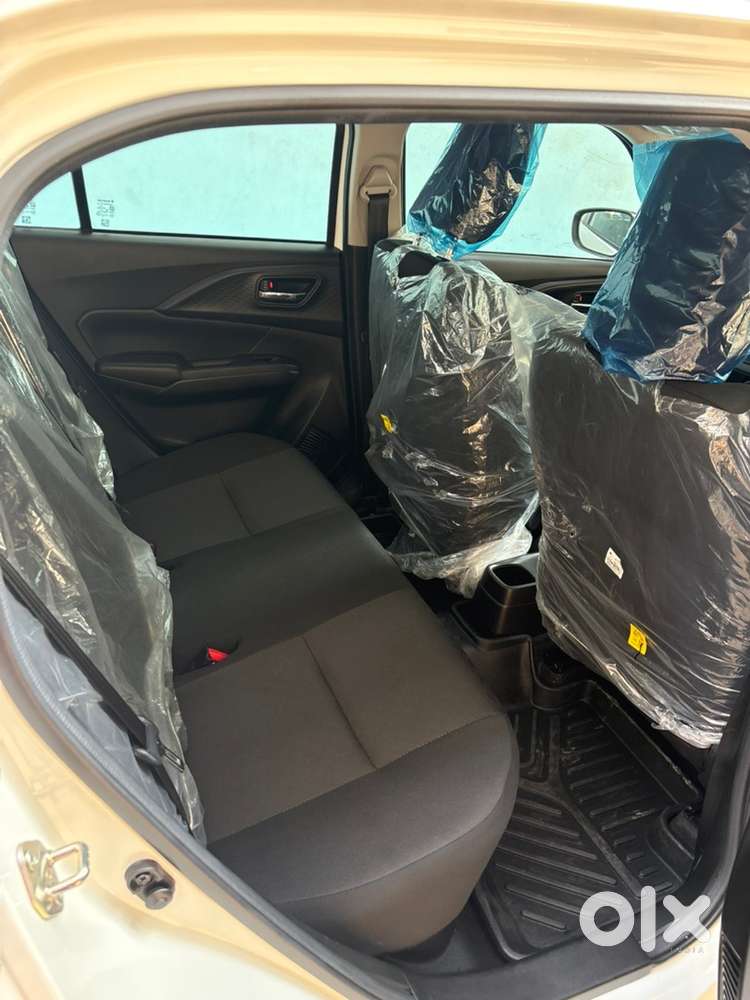 Maruti Suzuki Swift Petrol Manual 2026