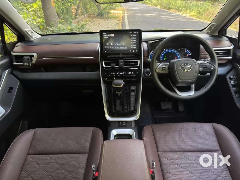 Toyota Innova Hycross 2.0 Zx (o) Hybrid 7 Str, 2025, Petrol