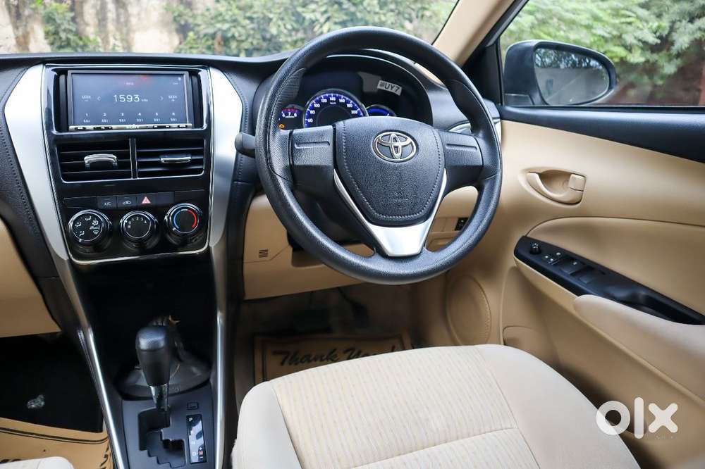 Toyota Yaris J Cvt, 2020, Petrol