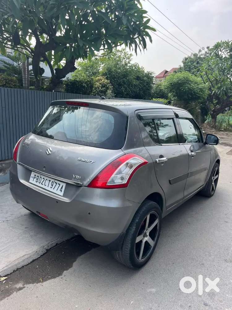 Maruti Suzuki Swift 2015 Diesel 87582 Km Driven