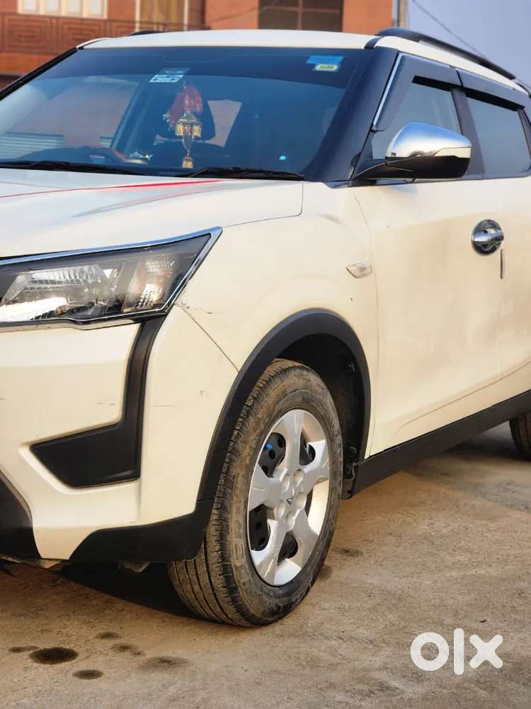 Mahindra Xuv300 2023 Petrol 440000 Km Driven