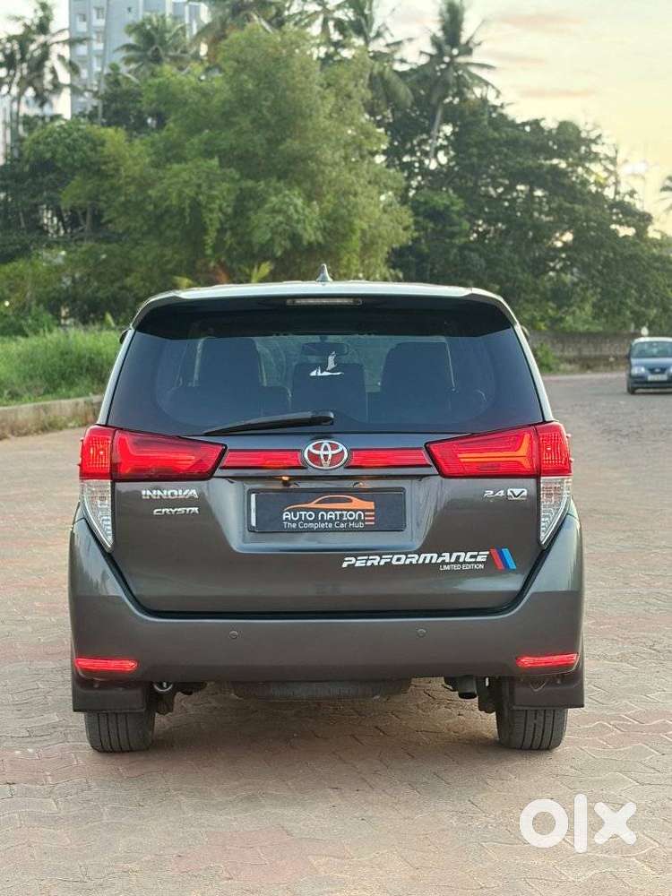 Toyota Innova Crysta 2.4 V, 2017, Diesel
