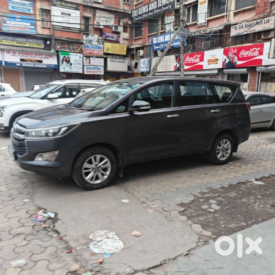 Toyota Innova Crysta 2.4 Gx Mt, 2016, Petrol