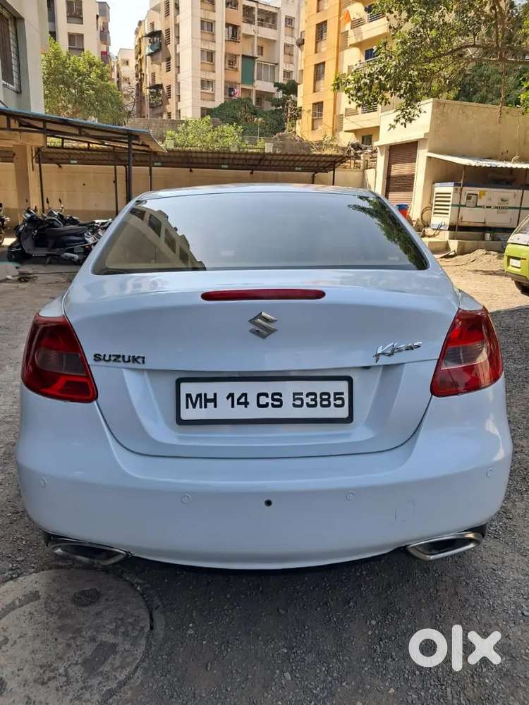 Maruti Suzuki Kizashi 2.4 2012
