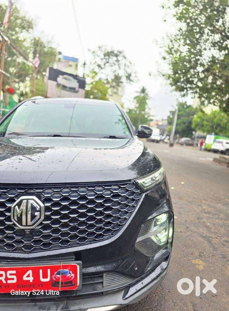 Mg Hector Plus Sharp Pro 1.5 Turbo Petrol  Cvt 7 Str Dual Tone, 2020..