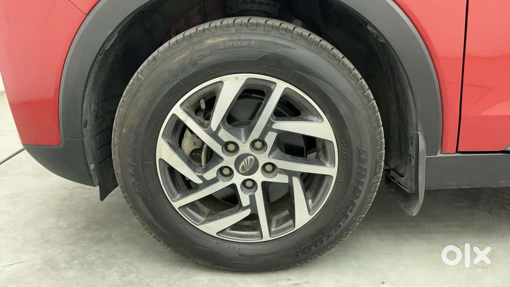 Mahindra Xuv300 1.2 W8 (o) Amt Petrol, 2022, Petrol