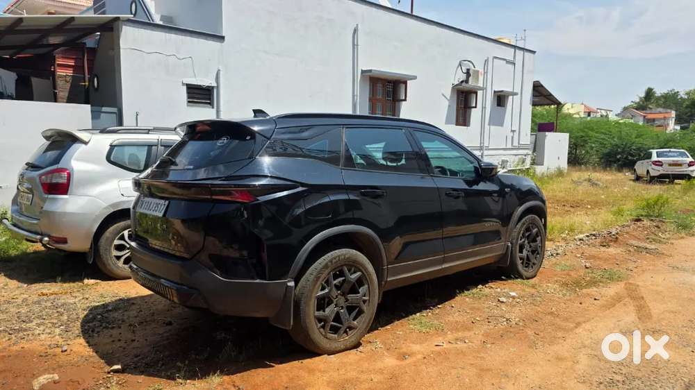 Tata Harrier Dark Edition