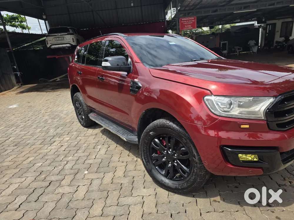 Ford Endeavour 2016