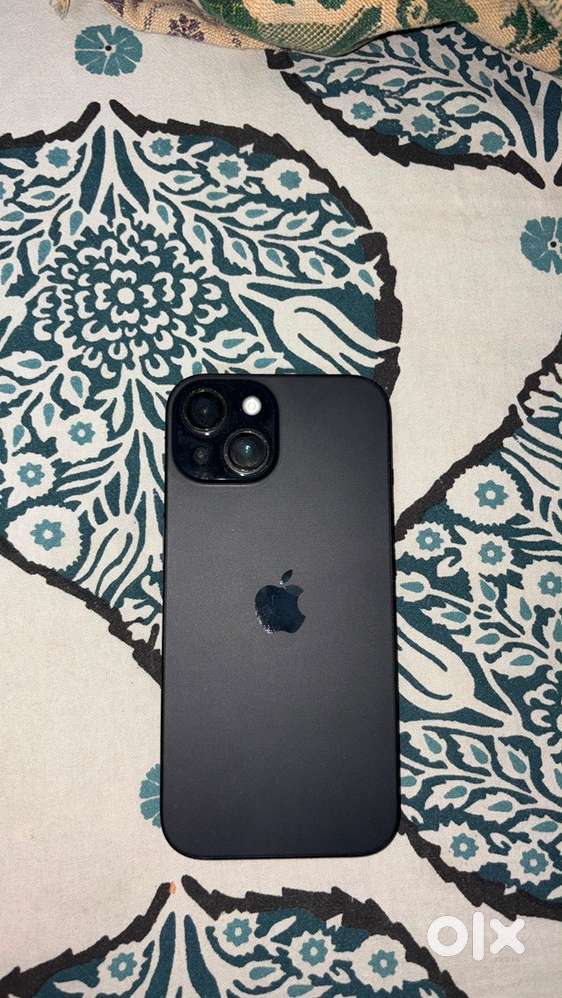 Iphone 15 128gb black 84% battery