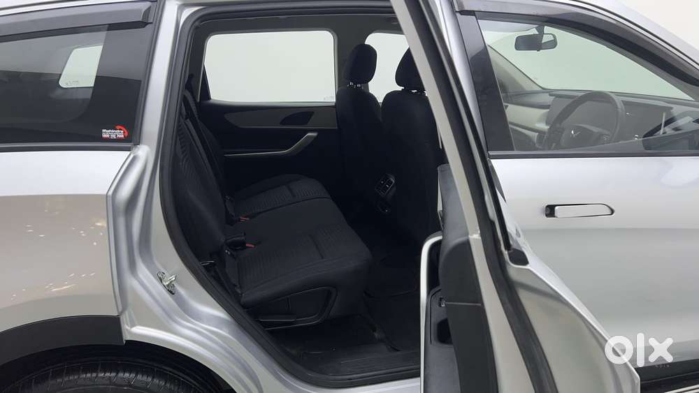 Mahindra Xuv700 2.2 Ax 5 Diesel At 7 Str, 2024, Diesel
