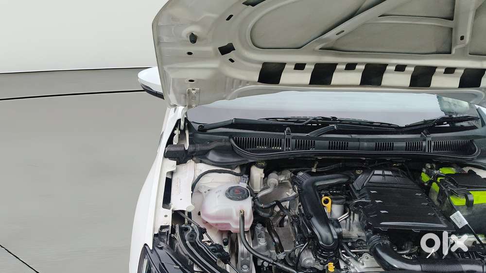 Skoda Slavia Style 1.0l Tsi Mt, 2022, Petrol