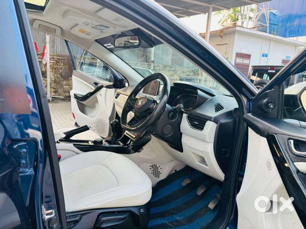 Tata Nexon 1.2 Revotron Xz Plus Dual Tone, 2022, Petrol