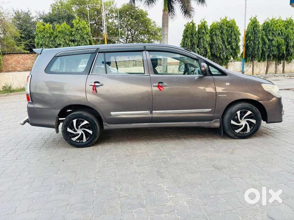 Toyota Innova 2.0 V, 2012, Diesel