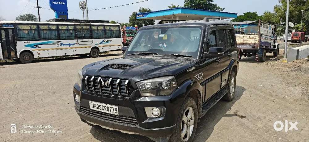 Mahindra Scorpio S11