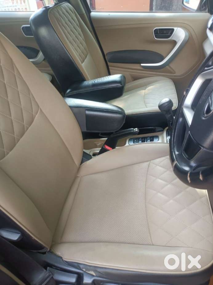 Mahindra Tuv 300 T10 Amt Dual Tone, 2018, Diesel