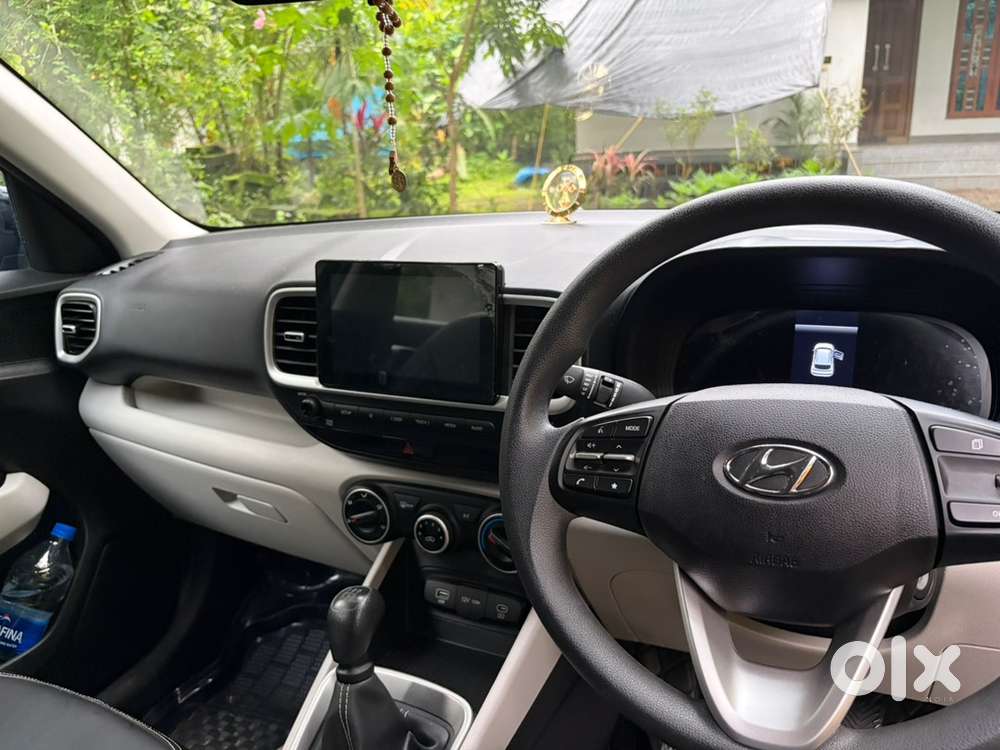 Hyundai Venue S Petrol 2023