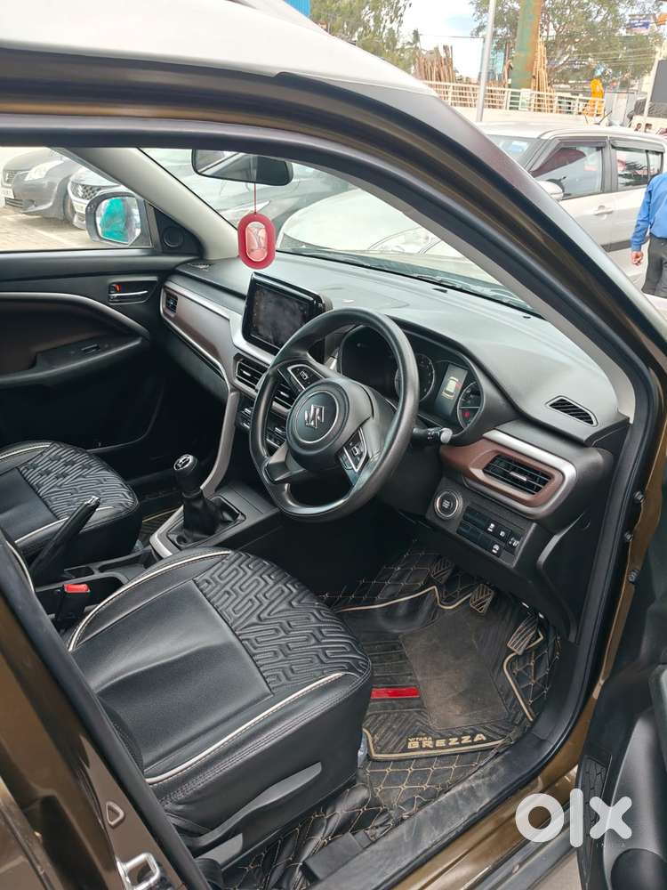 Maruti Suzuki Brezza 1.5 Zxi Smart Hybrid, 2022, Petrol