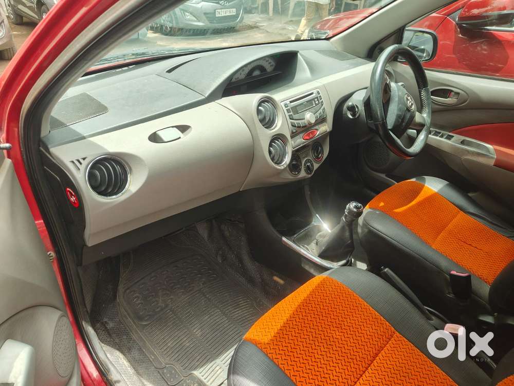 Toyota Etios Liva V, 2011, Petrol