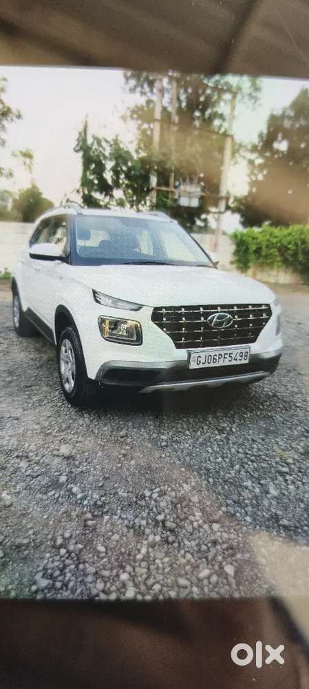 Hyundai Venue 2021 Petrol 65000 Km Driven