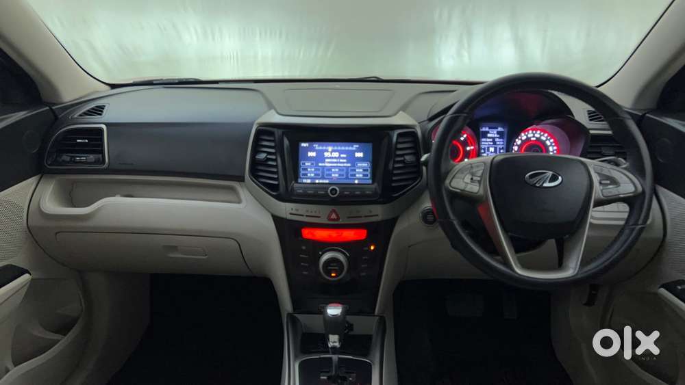 Mahindra Xuv300 W8 (o) 1.5 Diesel Amt Dual Tone, 2021, Diesel