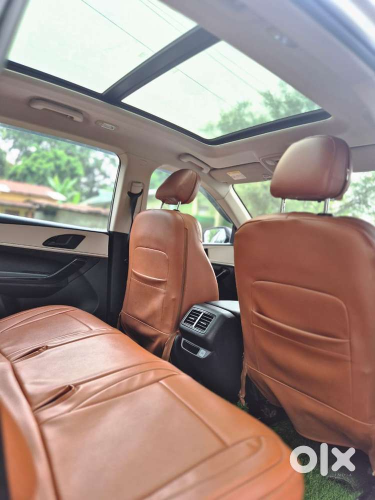 Mahindra Xuv700 2.2 Ax 5 Diesel At Str, 2022, Diesel