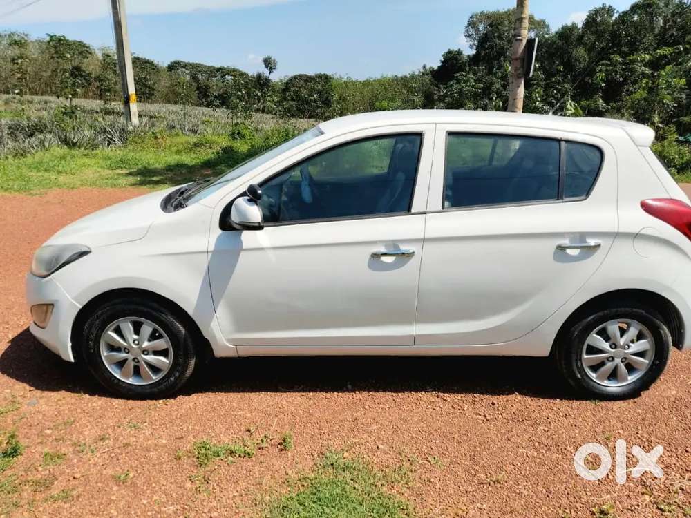 2013 Hyundai I20 Asta Petrol, Top End Varient,new Shape