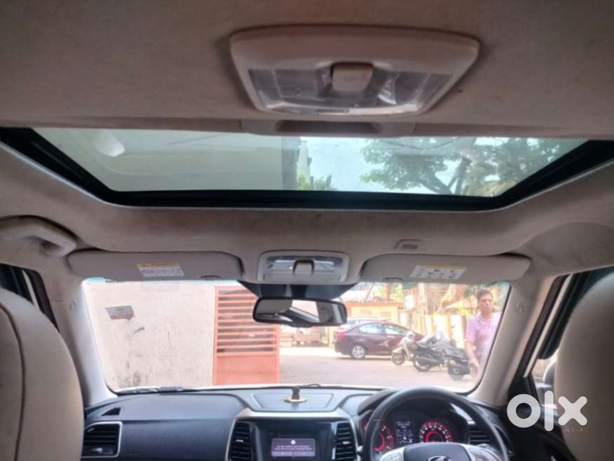 Mahindra Xuv300 W8 (o) 1.5 Diesel Amt, 2022, Diesel