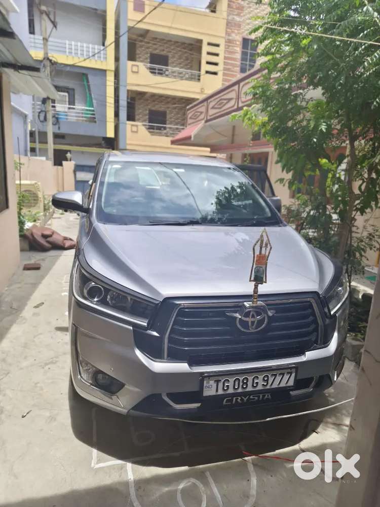 Toyota Innova Crysta 2.4v 2024
