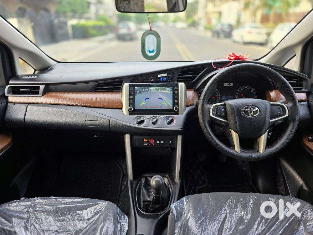 Toyota Innova Crysta 2.4 G Mt 7 Str, 2025, Diesel