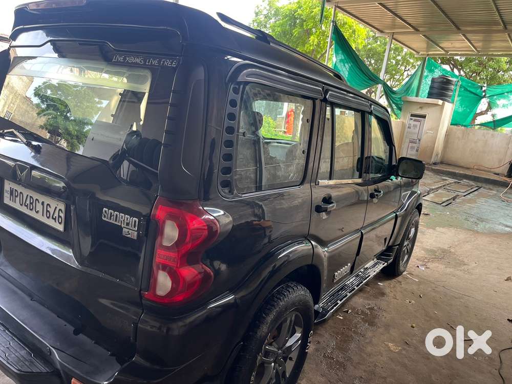 Mahindra Scorpio 2014 Modified Into S11