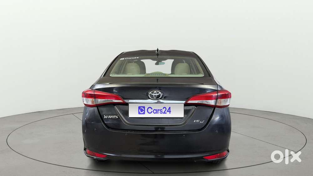 Toyota Yaris J Cvt, 2018, Petrol
