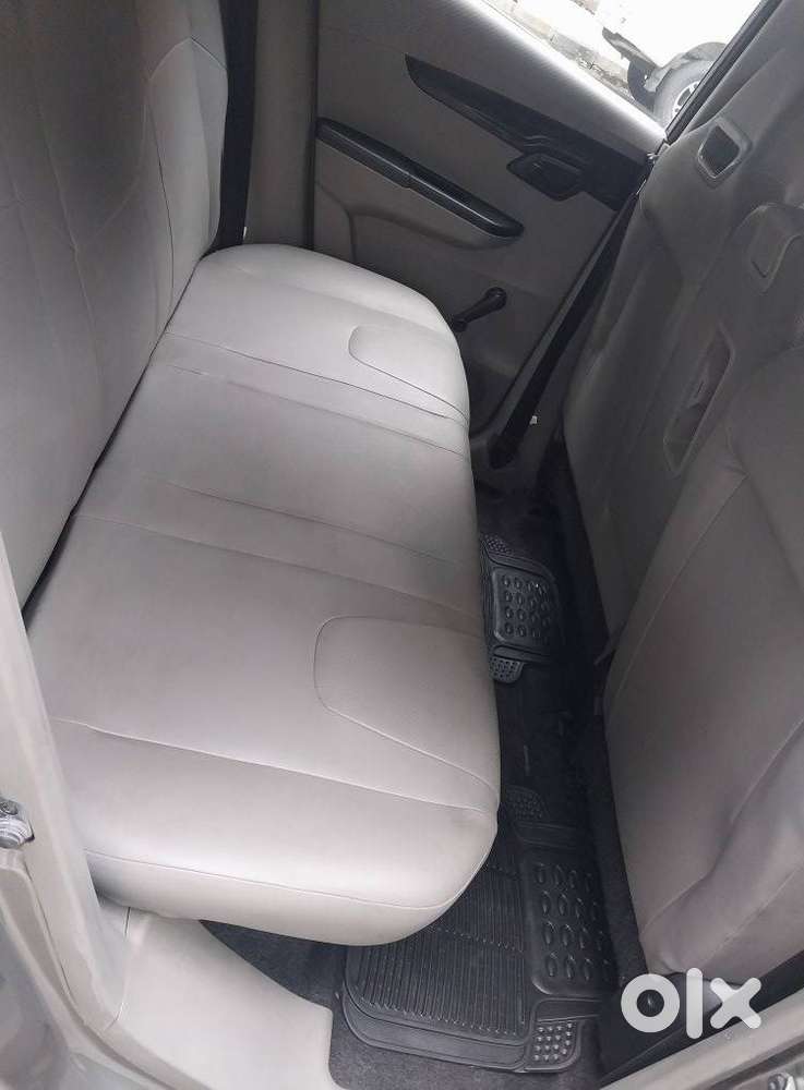 Mahindra Kuv 100 2016-2017 Mfalcon G80 K2, 2017, Petrol