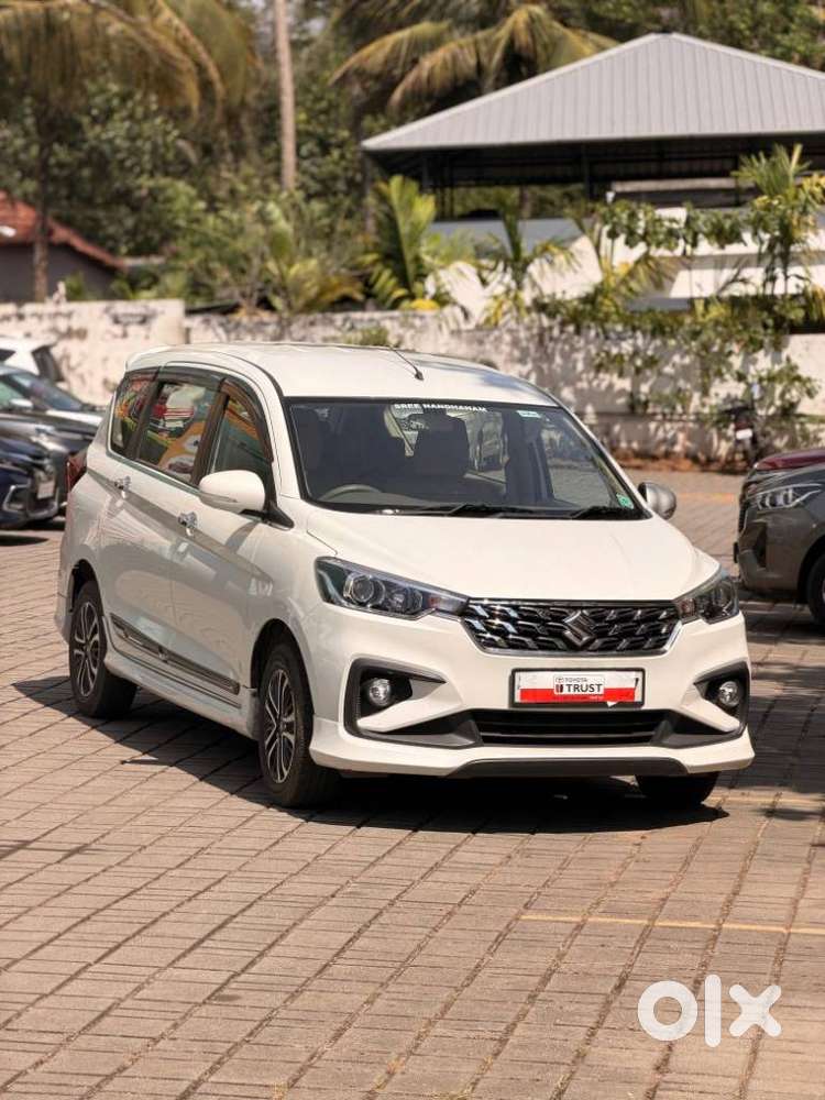 Maruti Suzuki Ertiga 1.5 Zxi Plus Shvs, 2022, Petrol